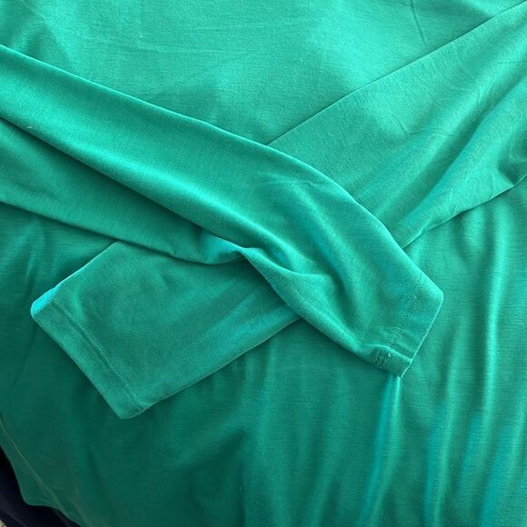 Lucy Long Sleeve Top Size M Gently used Green - Picture 4 of 4